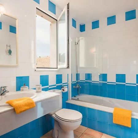 Villa Samuel Y Benjamin *