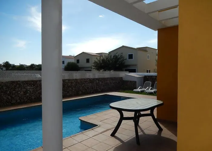 Samuel Y Benjamin Villa *