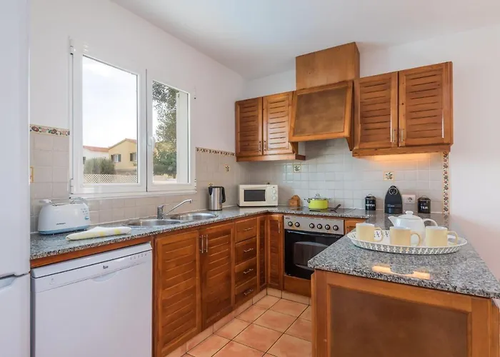 Samuel Y Benjamin Villa *